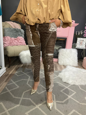 Ah25,111oct Pantalon brun en suédine avec imprimé style équitation,