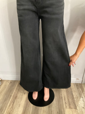 Pe26,114janv Jeans noir à jambe large angela Mara