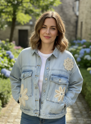 Pe26,300mai Jacquet de jeans avec appliquer de marguerite