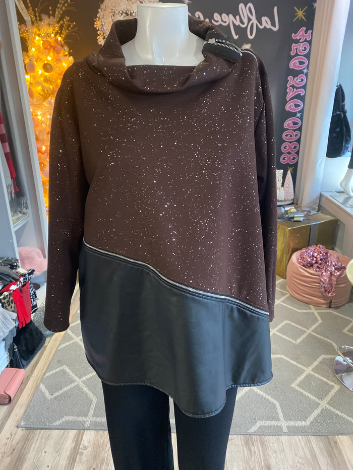 Ah25,36dec Haut brun avec brillants et cuir synthetique