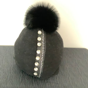 MMC23 Tuque noir avec cristaux clairs et pompom en fourrure Mitchie's HTIM80