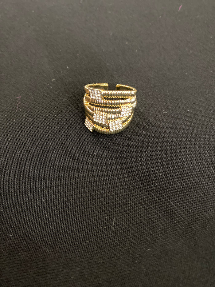 Bague dorée et cristaux de Jacqueline Kent JKR163.GO