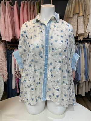 Pe26,13mars Chemisier en denim et avec fleurs bleu transparent