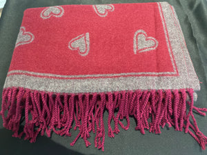 Ah25,416 Foulard bordeau et coeurs gris avec  franges