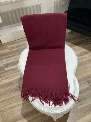 Ah25,434 Foulard bordeaux avec franches