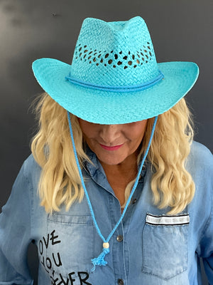Pe26,506 Chapeau de cowboy bleu avec cordon