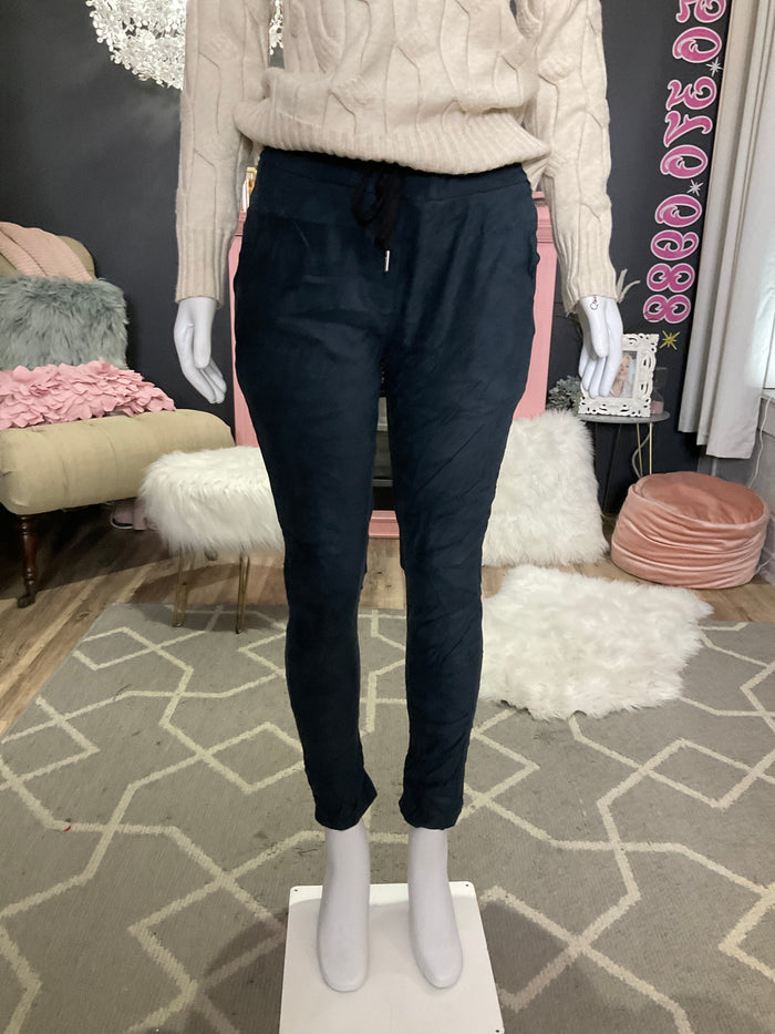 Ah25,128oct  Pantalon marine suédine