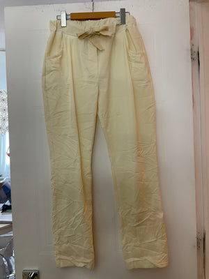 Pe26,109mars Pantalon jaune