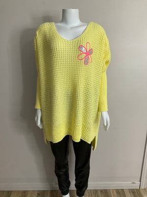 Pe26,17janv Haut jaune avec marguerite rose et paillettes taille oversize 72 pouces de buste