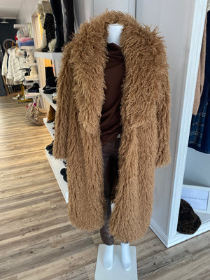 Ah25,332oct Manteau camel à poil long synthétique