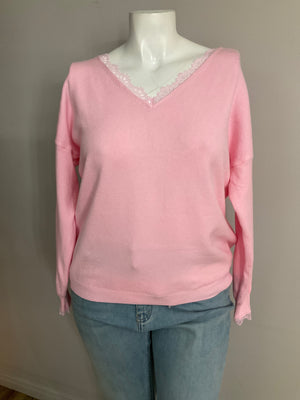 Pe26,35janv Haut rose avec dentelles au cou et au bas des manches taille unique 46 pouces de buste