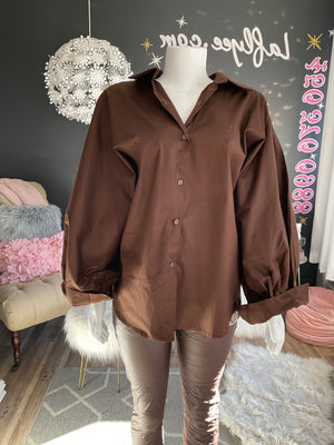 Ah25,1nov Chemisier brun avec manches bouffantes