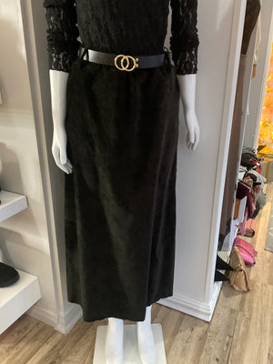 Ah25,130dec Jupe noire en velour et ceinture noir