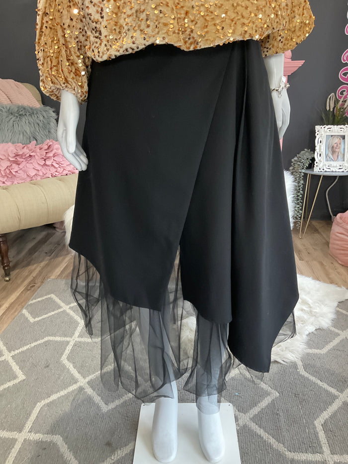 Ah25,107nov Jupe noir avec tulle au bas