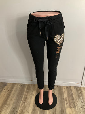 Pe26,108janv Pantalon noir avec bande sur les côtés avec cœur léopard taille unique