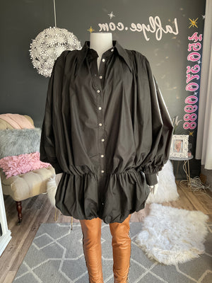 Ah25,39oct  Chemisier noires bouffante