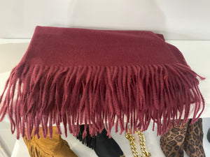 Ah25,419 Foulard bordeau avec franges