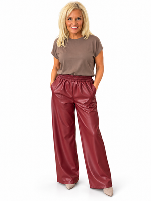 Ah26,134oct Pantalon bourgogne en cuir végane