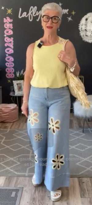 Pe26,113mai Jeans Marguerites à jambe droite