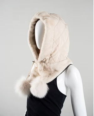 MMC208 SNOOD EN NYLON MATELASSÉ BEIGE AVEC GARNITURE EN FAUSSE FOURRURE ET POMPONS EN RENARD