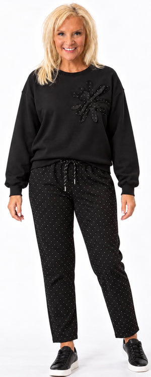 Ah26,8oct Chandail Angela Mara noir avec fleur garnie de strass