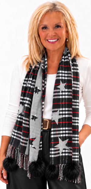 MMC221 Foulard noir et gris tartan et etoiles avec poms en fourrure de renard SCCO29