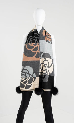 MMC239 ÉCHARPE ÉTROITE TISSÉE NOIR ET CHAMEAU À MOTIF FLORALE AVEC POMPONS EN RENARD SCRR01