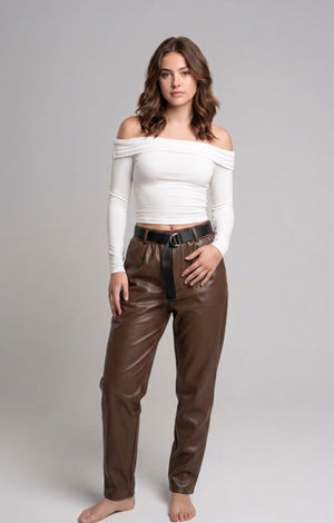 Ah26,108aout Pantalon brun en cuir synthétique