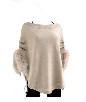 MMC85 Poncho beige en tricot de laine avec fourrure de renard sur les manches Mitchie's POIM10