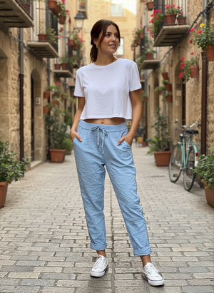 Pe26,147fev Pantalon bleu  avec studs sur les côtés