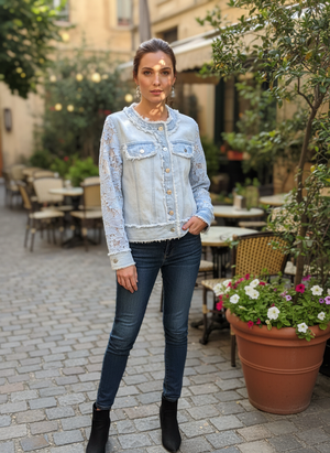 Pe26,302mars Jacquet de jeans avec manche fleurie