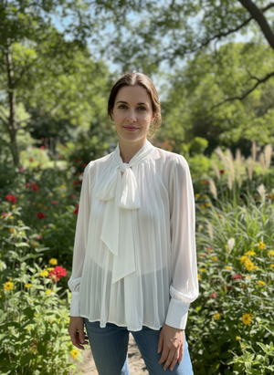 Pe26,35mars Chemisier blanc cassé avec boucle sur le côté