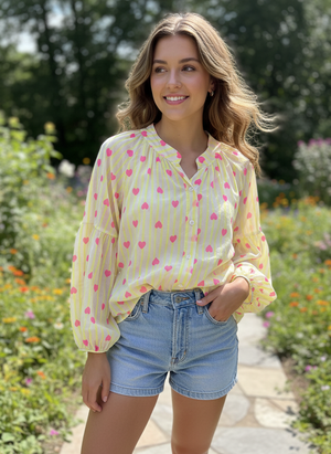 Pe26,37mars Chemisier jaune rayé avec cœur rose