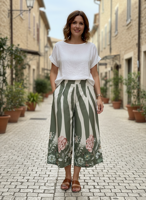 Pe26,102avril Pantalon gaucho beige et kaki et avec fleurs au bas Angela Mara