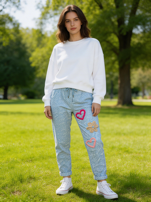 Pe26,108avril Pantalon bleu avec cœurs