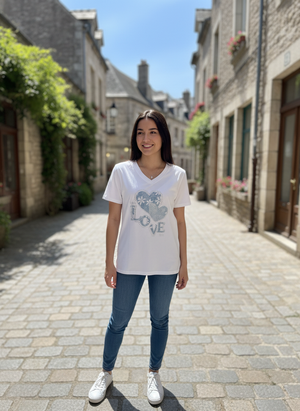 Pe26,1mai Haut blanc avec cœur et écriture love avec pierres