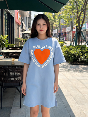Pe26,203mai Robe bleu avec cœur orange