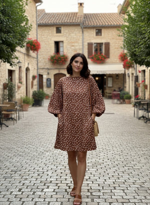 Pe26,215mai Robe brun à pois blanc cassé