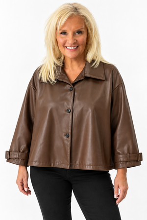 Ah26,300oct  Manteau court brun en cuir végane