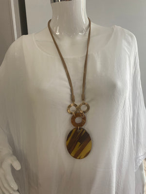 PE25 Collier cordon avec pastilles beige