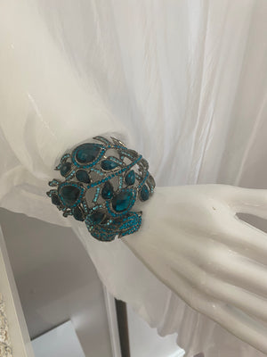 (PE25 Bracelet avec pierres bleues et vertes
